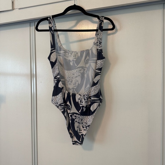 Reformation One Piece Swimsuit - Picture 2 of 6